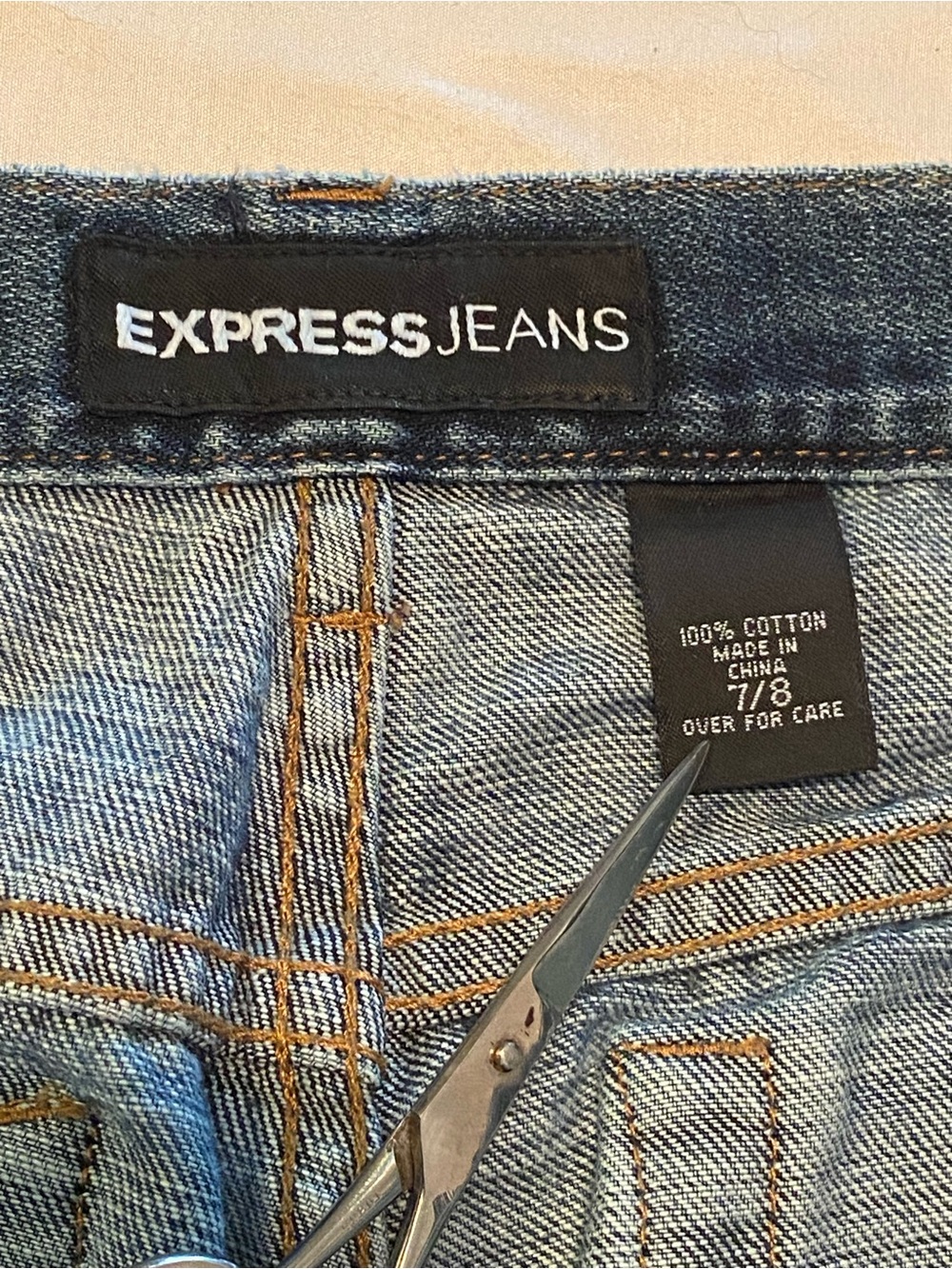 VTG Express Jeans 100% Cotton Studded Sunburst Low Rise Flare Leg 7/8 Y2K - Picture 3 of 15